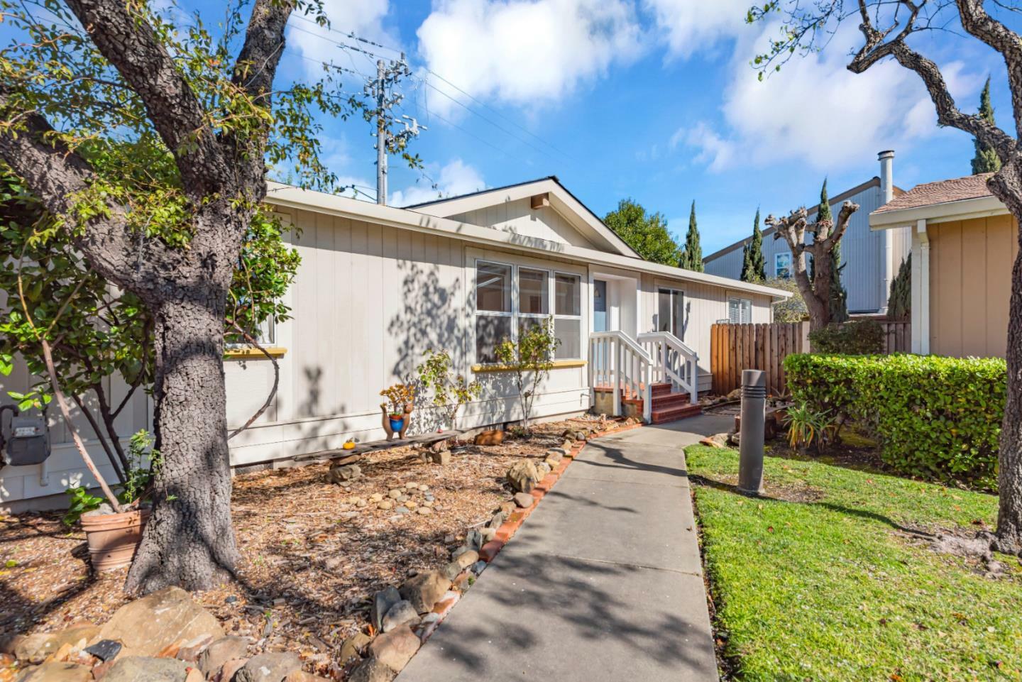Property Photo: 27950 Lancelot Court CA 94544