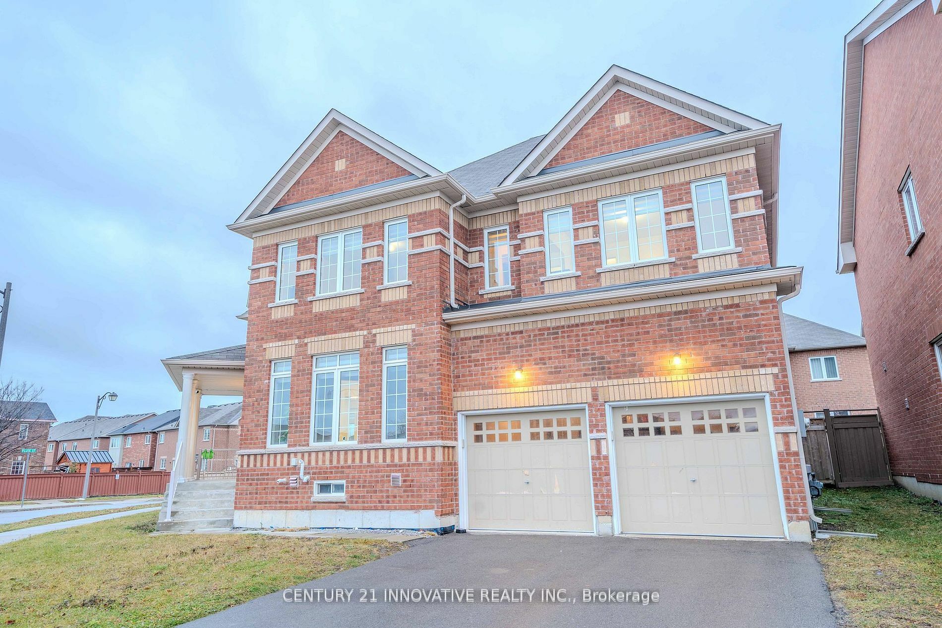 Property Photo:  492 Forsyth Farm Dr  ON L4A 4P1 