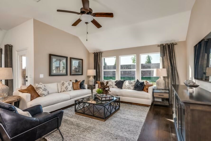Property Photo: 248 Silver Ridge Drive TX 78633