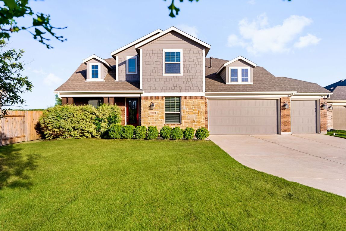 Property Photo:  7213 Auburn Blaze Lane  TX 78744 