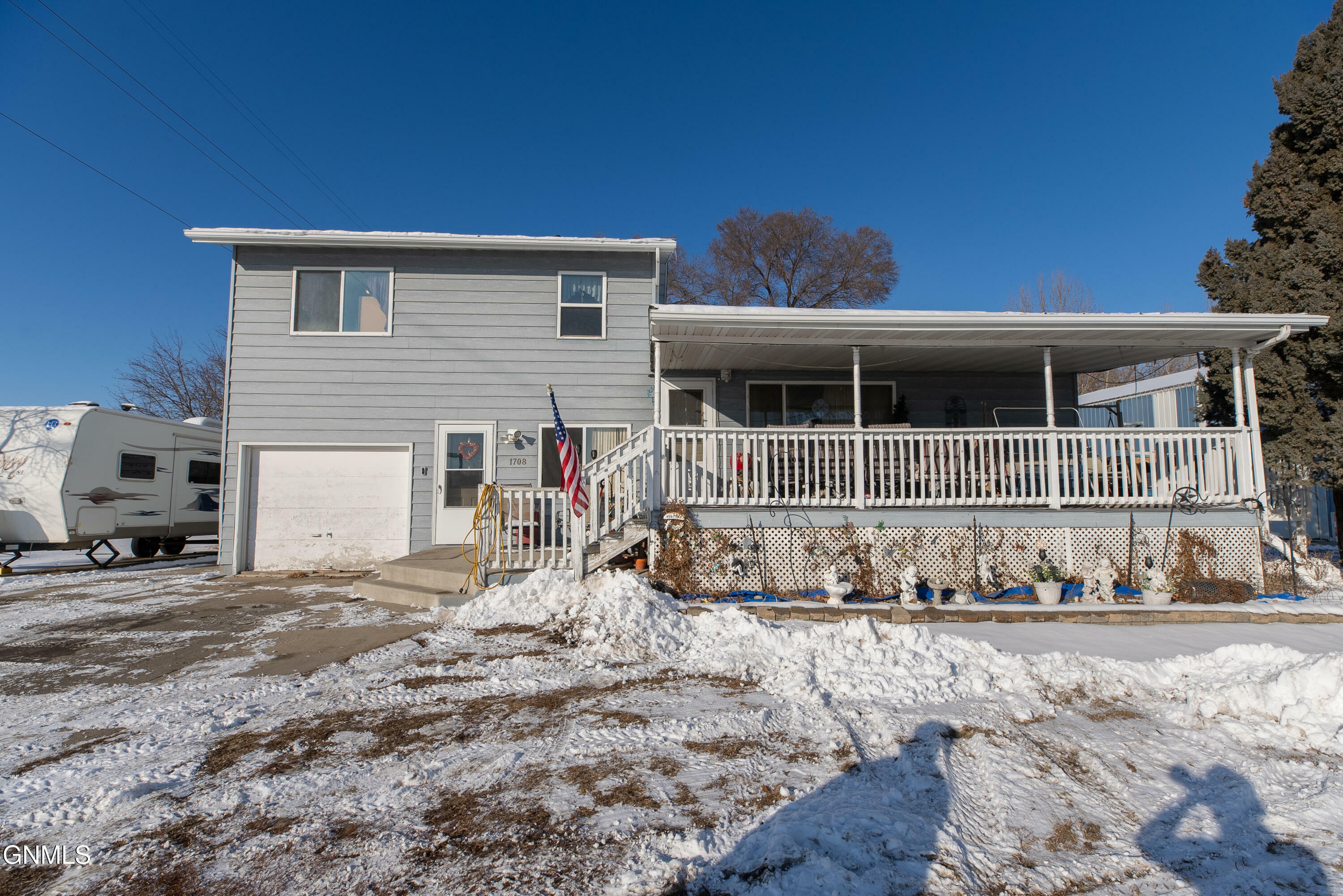 Property Photo:  1708 E Main Street  ND 58554 