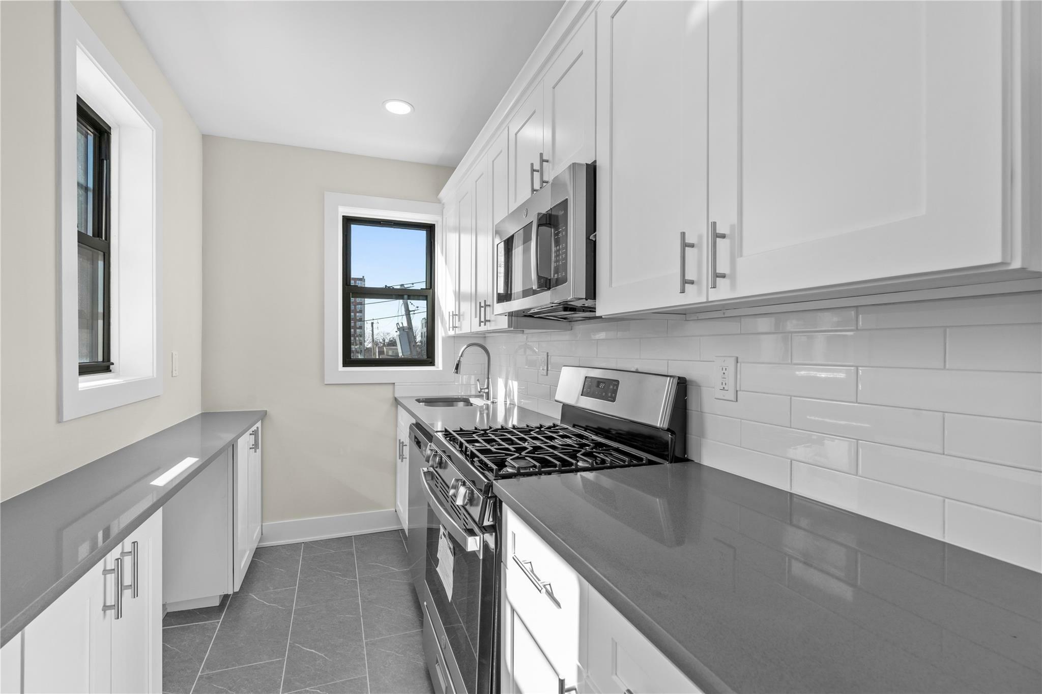 Property Photo:  130 Centre Avenue 3A  NY 10805 