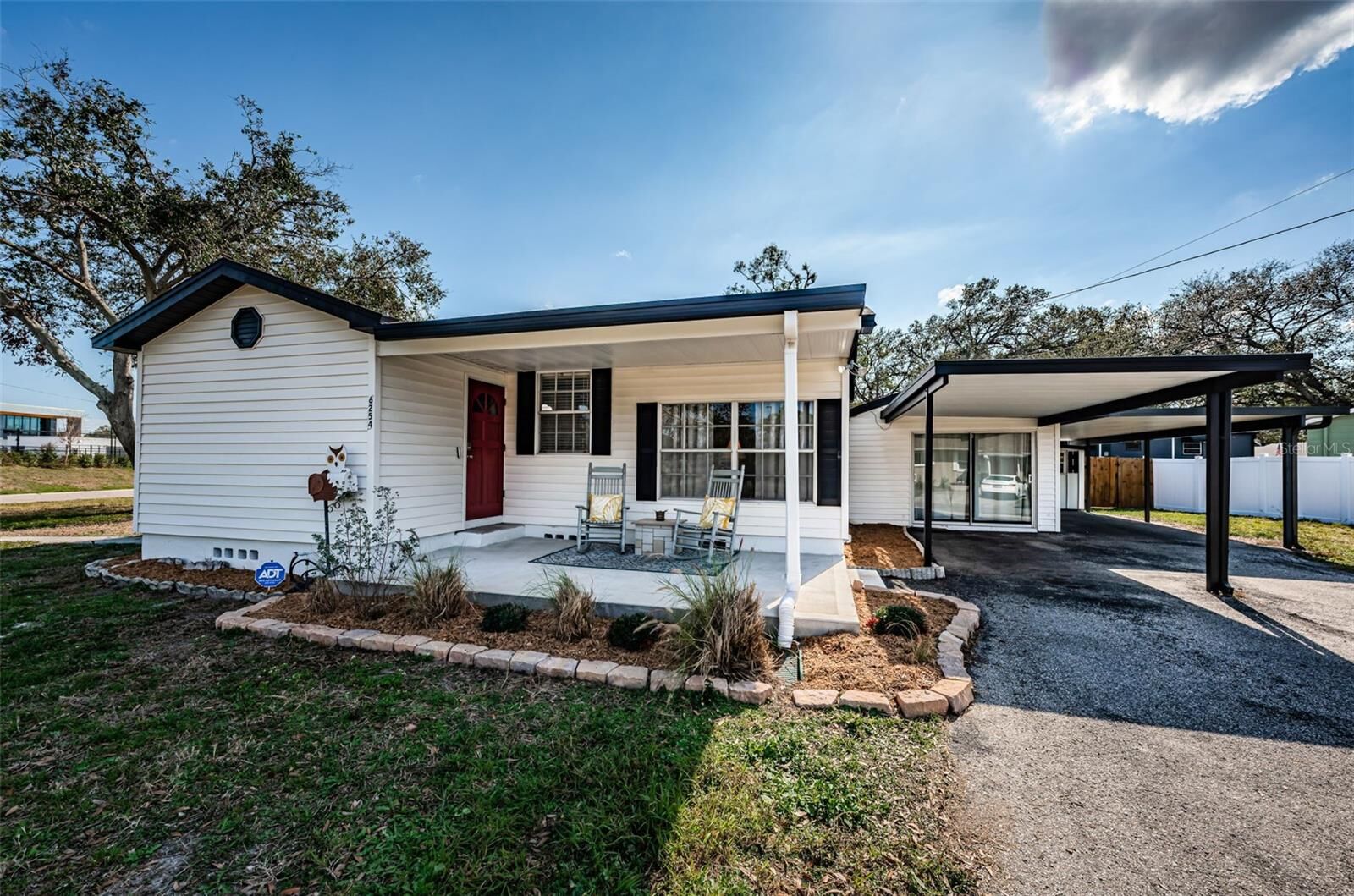 Property Photo:  6254 Pershing Street NE  FL 33702 