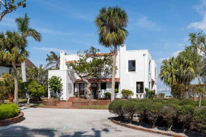 Property Photo: 679 Norsota Way FL 34242
