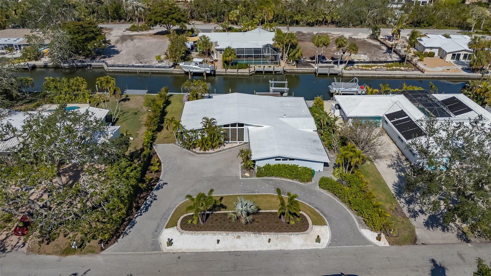 Property Photo:  619 Buttonwood Drive  FL 34228 