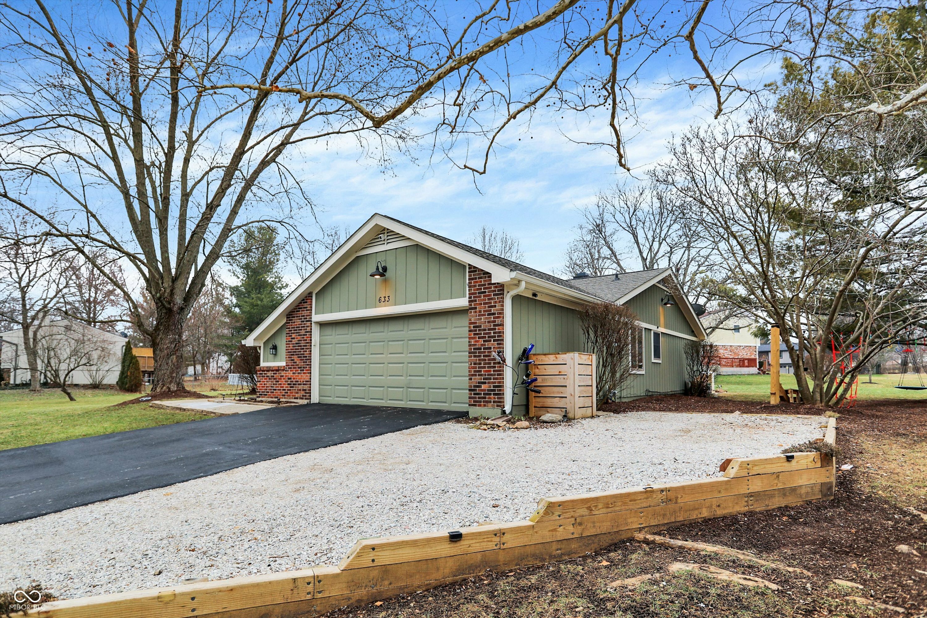 Property Photo:  633 Shady Creek Drive  IN 46142 