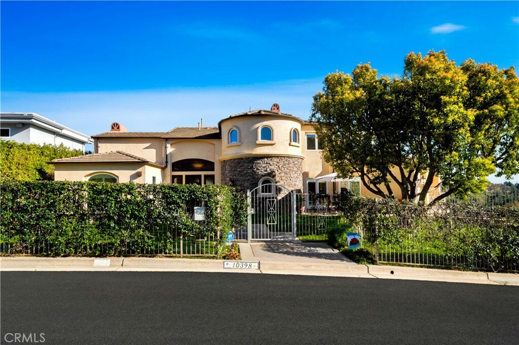 Property Photo:  10422 Broadview Place  CA 92705 