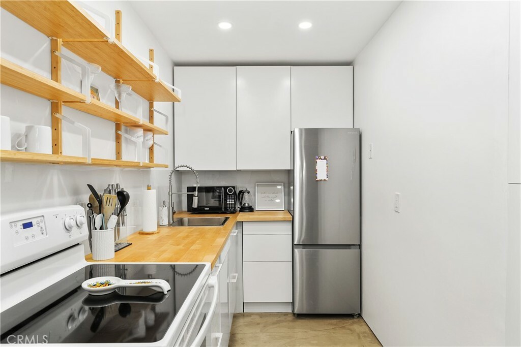 Property Photo: 2825 N Los Felices Road 114 CA 92262