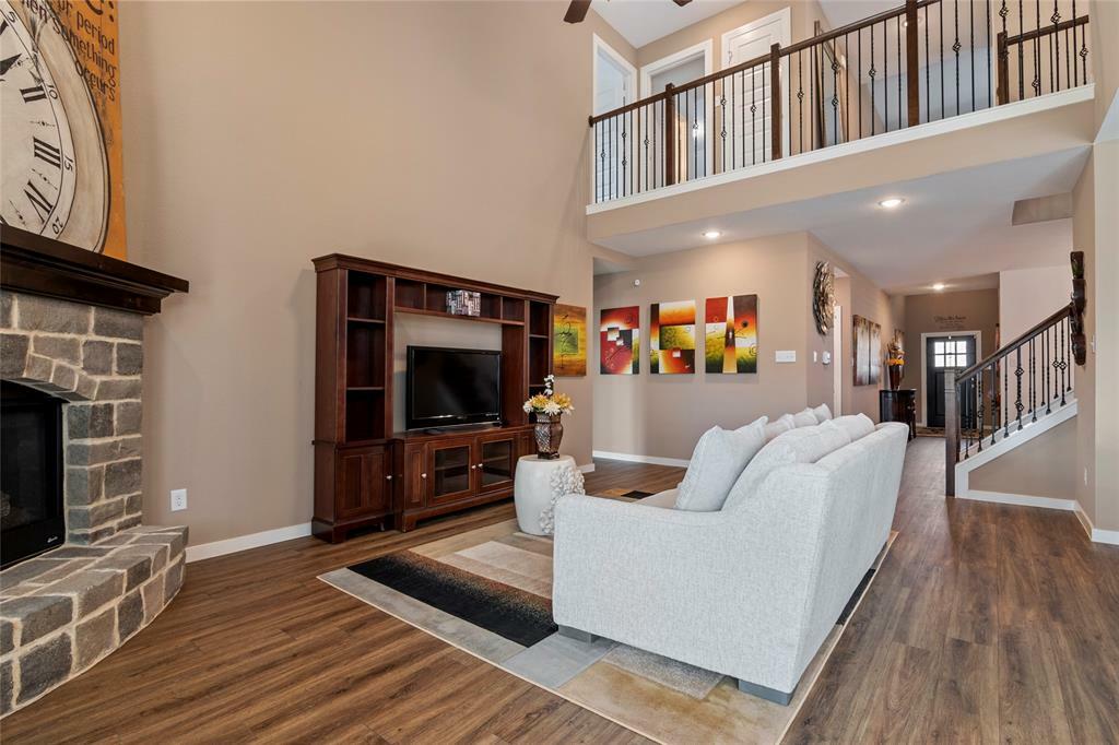 Property Photo: 1518 Calcot Lane TX 75126