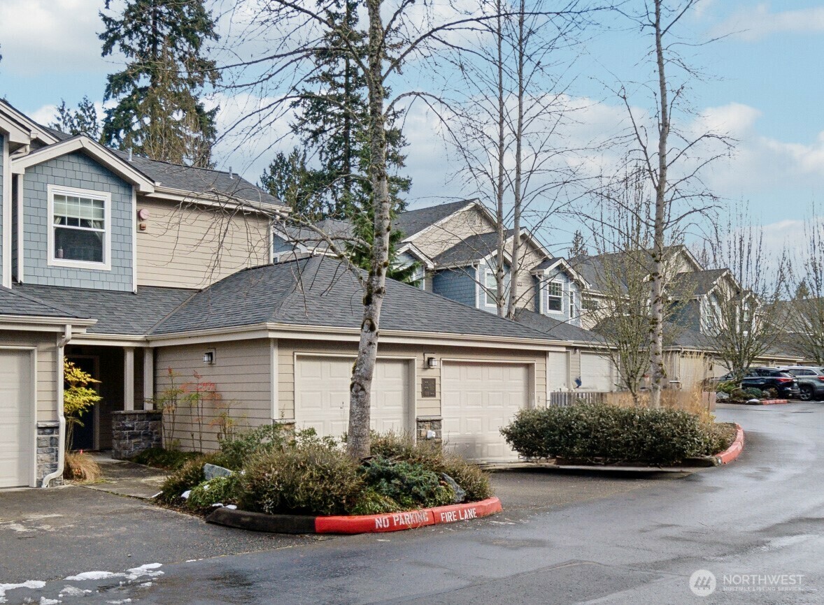 4317  Issaquah-Pine Lake Rd.  SE #302  Sammamish WA 98075 photo