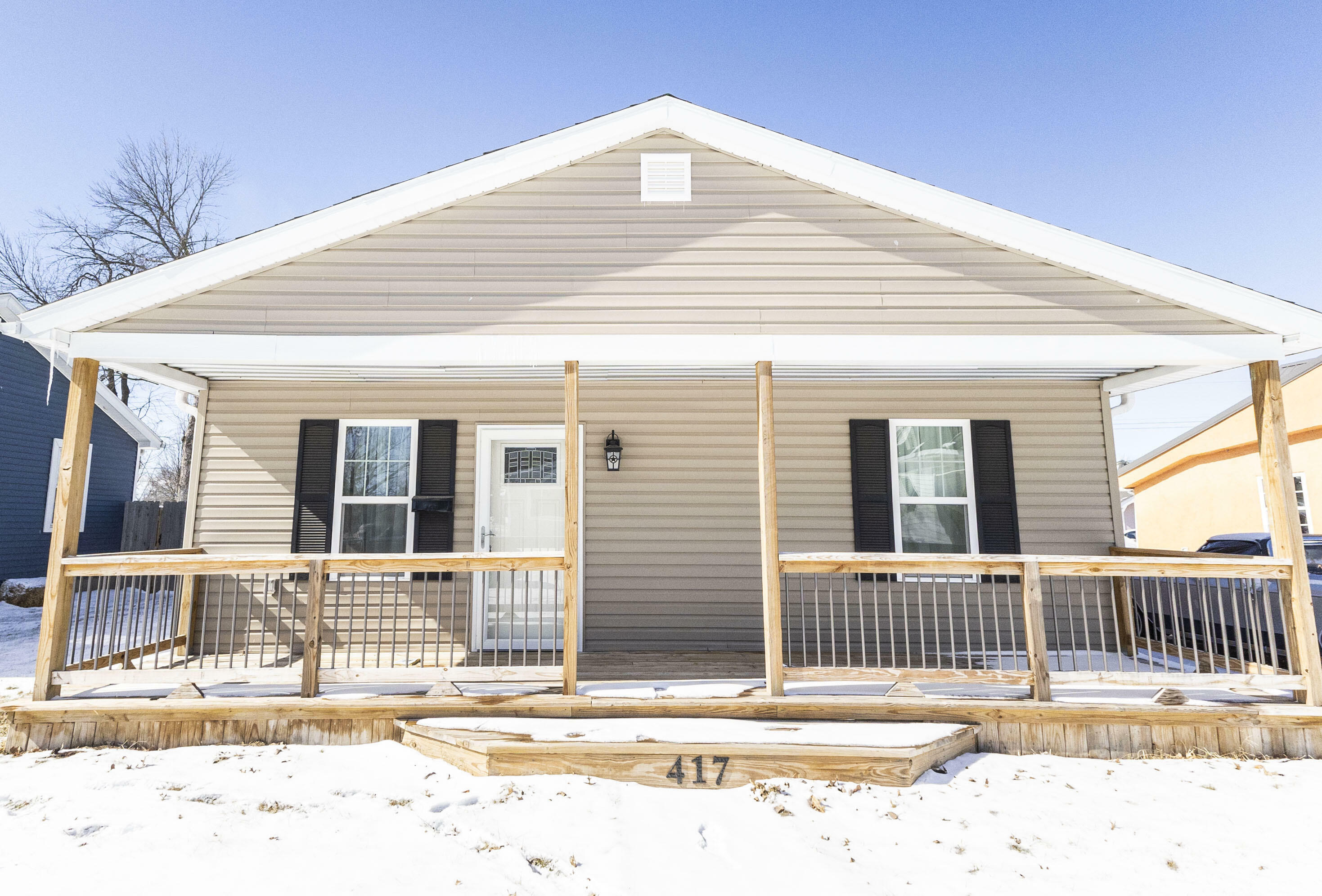 Property Photo:  417 Garfield Ave.  MO 65270 