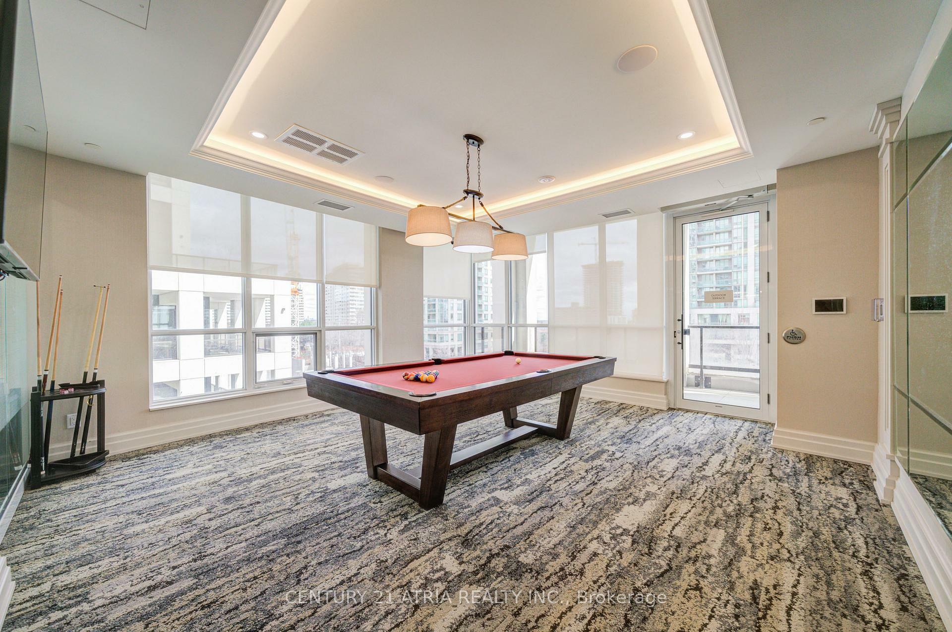 Property Photo: 36 Elm Drive W 2701 ON L5B 1L9