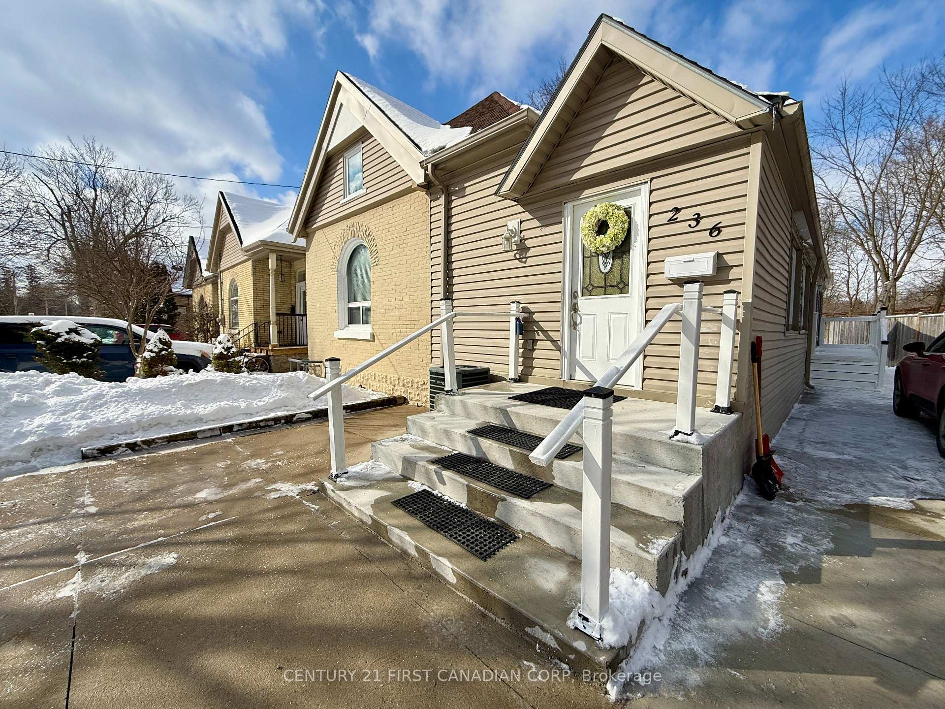 Property Photo: 236 Raymond Avenue ON N6A 2N1