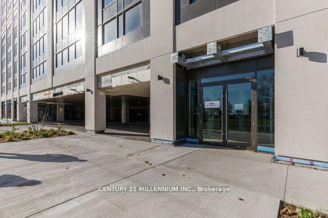 Property Photo: 1926 Lakeshore Boulevard 3009 ON M6S 1A1