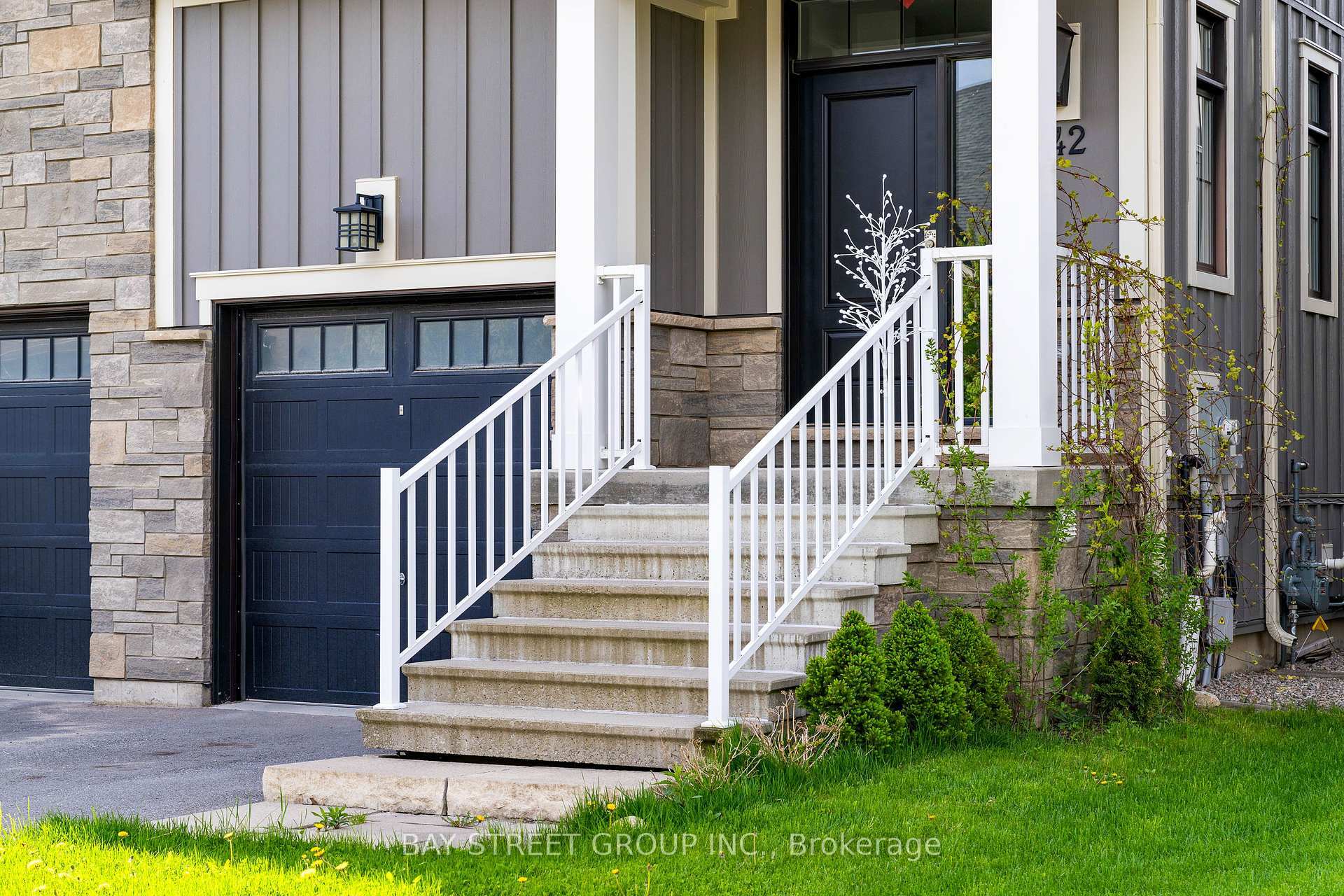 Property Photo: 142 Yellow Birch Crescent ON L9Y 0R4