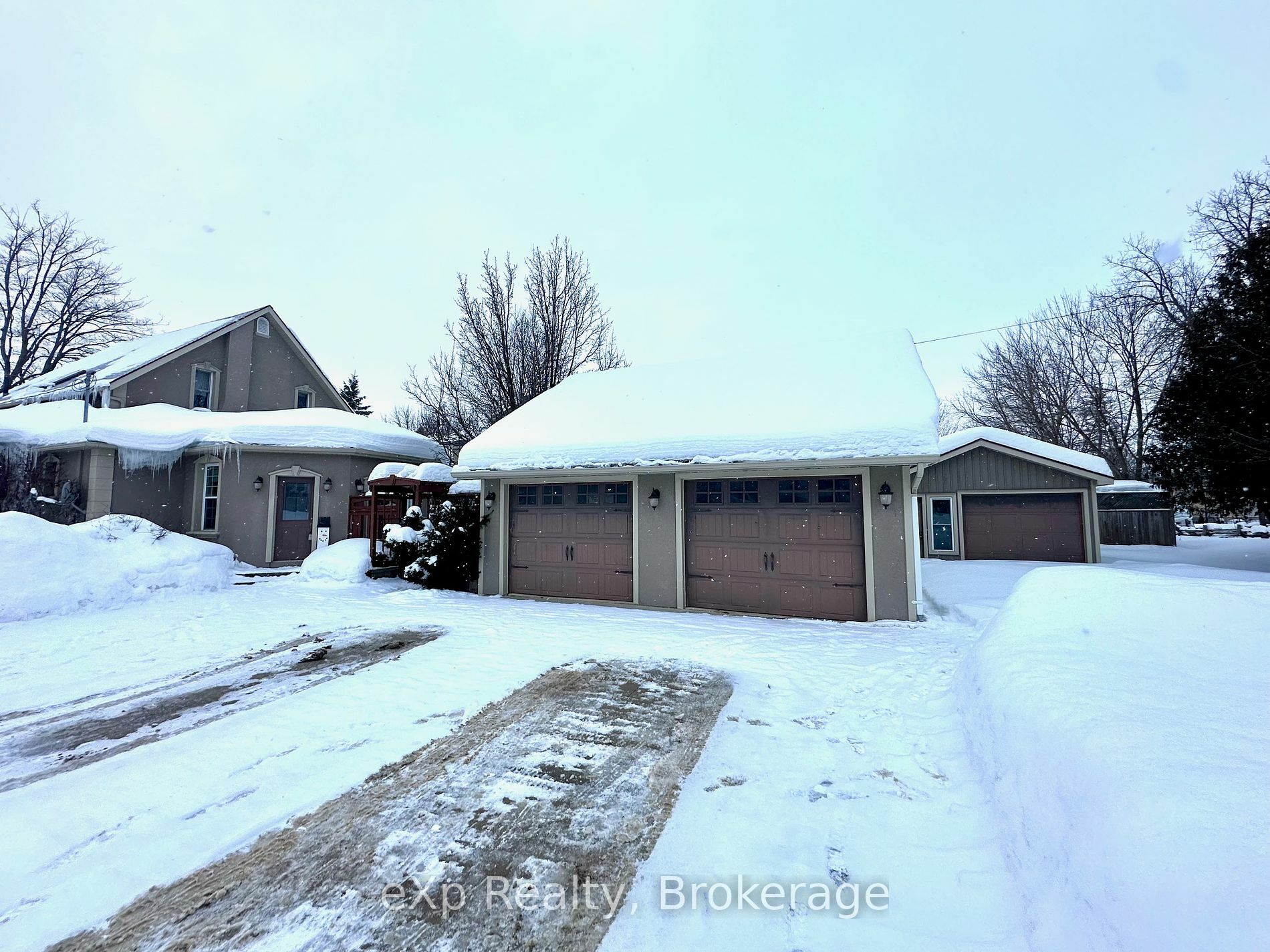 Property Photo:  524 Colborne St S  ON N0G 2V0 