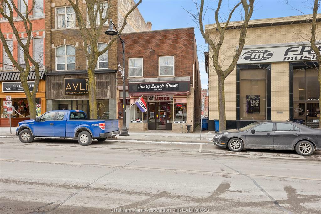 Photo de la propriété:  79 King Street West  ON N7M 1C7 