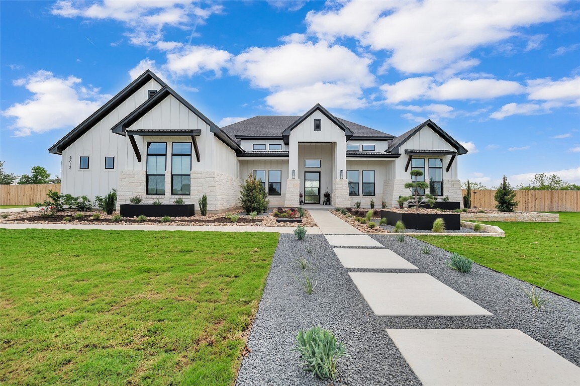 Property Photo: 200 Saddle Springs Road TX 78628