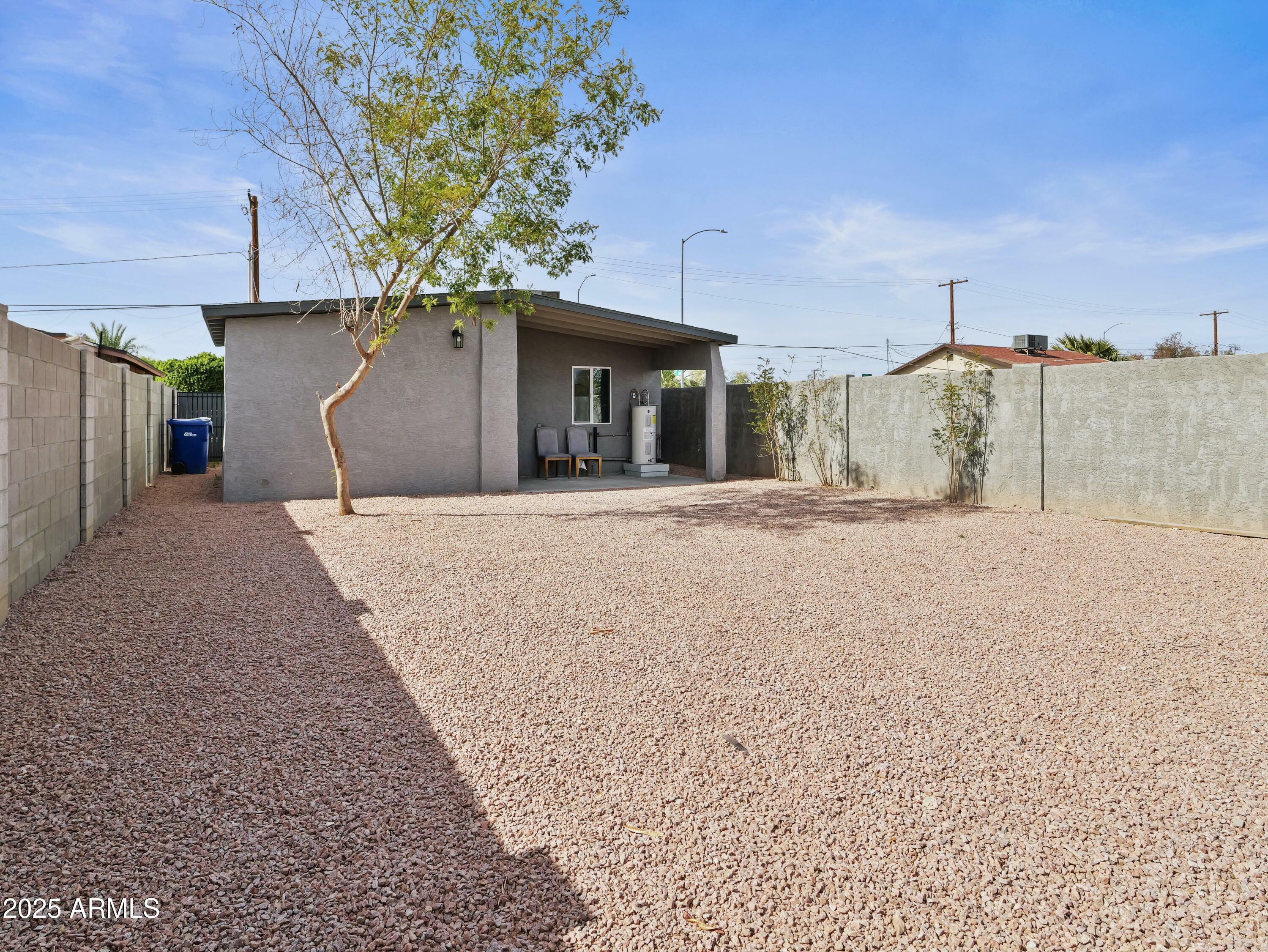 Property Photo:  533 N Sirrine --  AZ 85201 