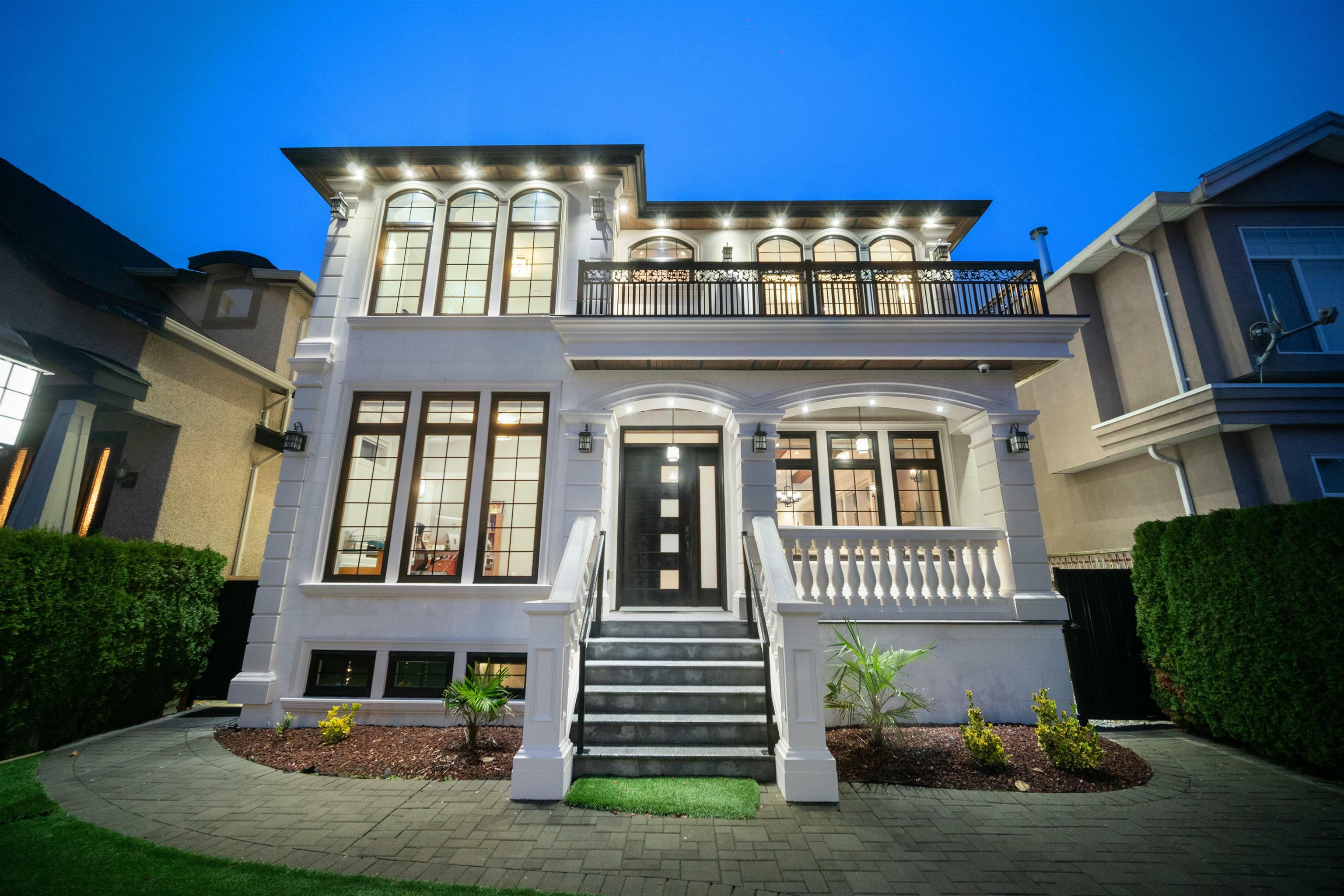 Property Photo: 459 E 55th Avenue BC V5X 1N3