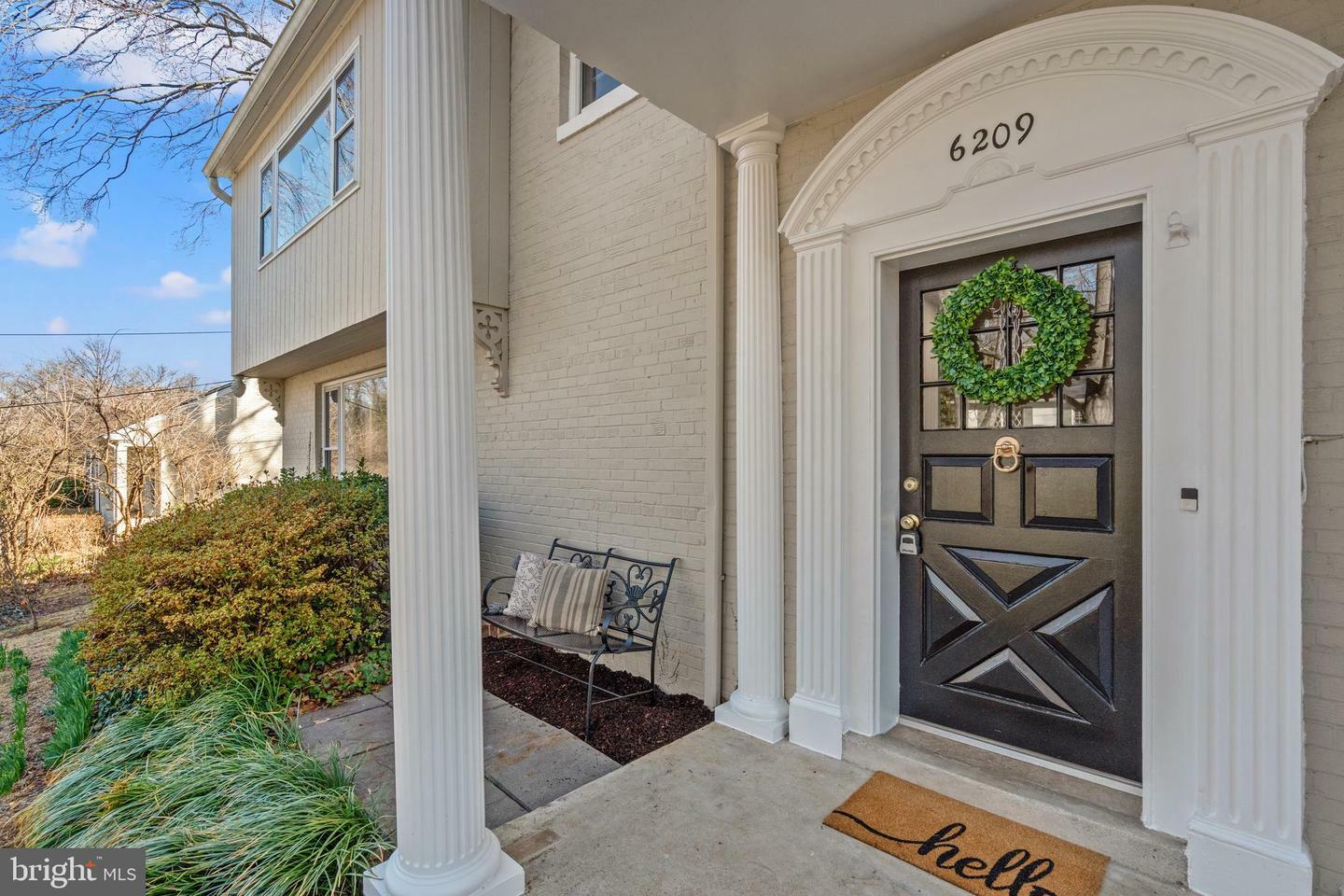 Property Photo: 6209 Tally Ho Lane VA 22307