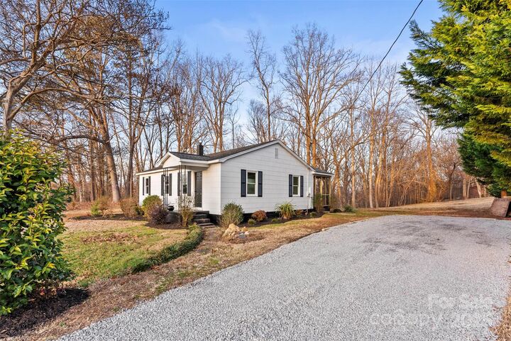 Property Photo: 426 Holland Memorial Church Road NC 28016