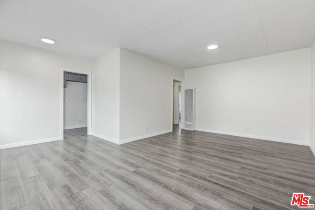 Property Photo:  3974  Sawtelle Blvd 5  CA 90066 