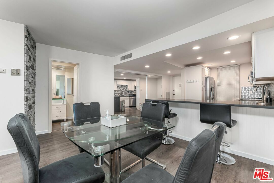 Property Photo:  4316  Marina City Dr 325  CA 90292 