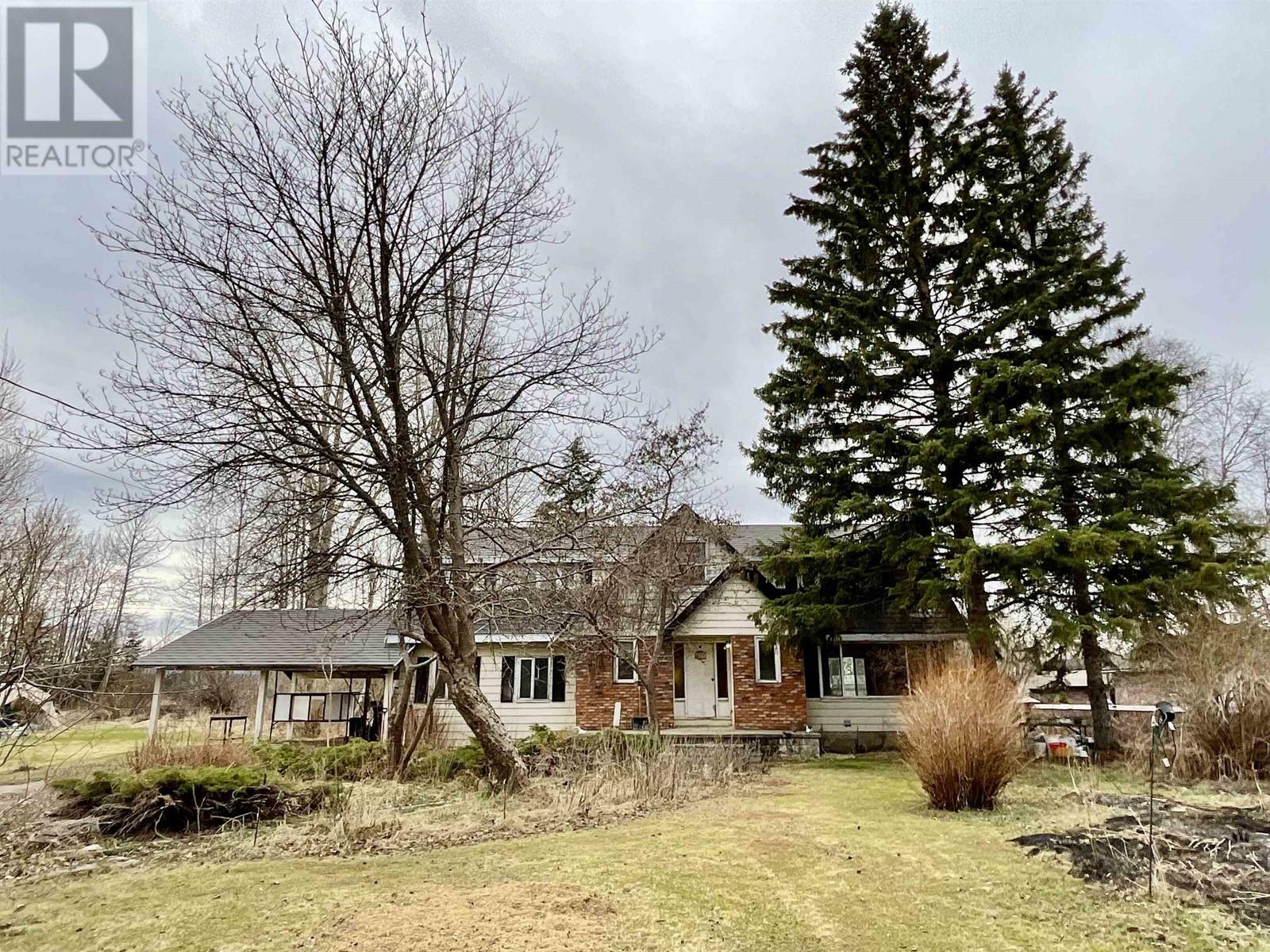 Property Photo: 537 Willow Street BC V2J 3S9