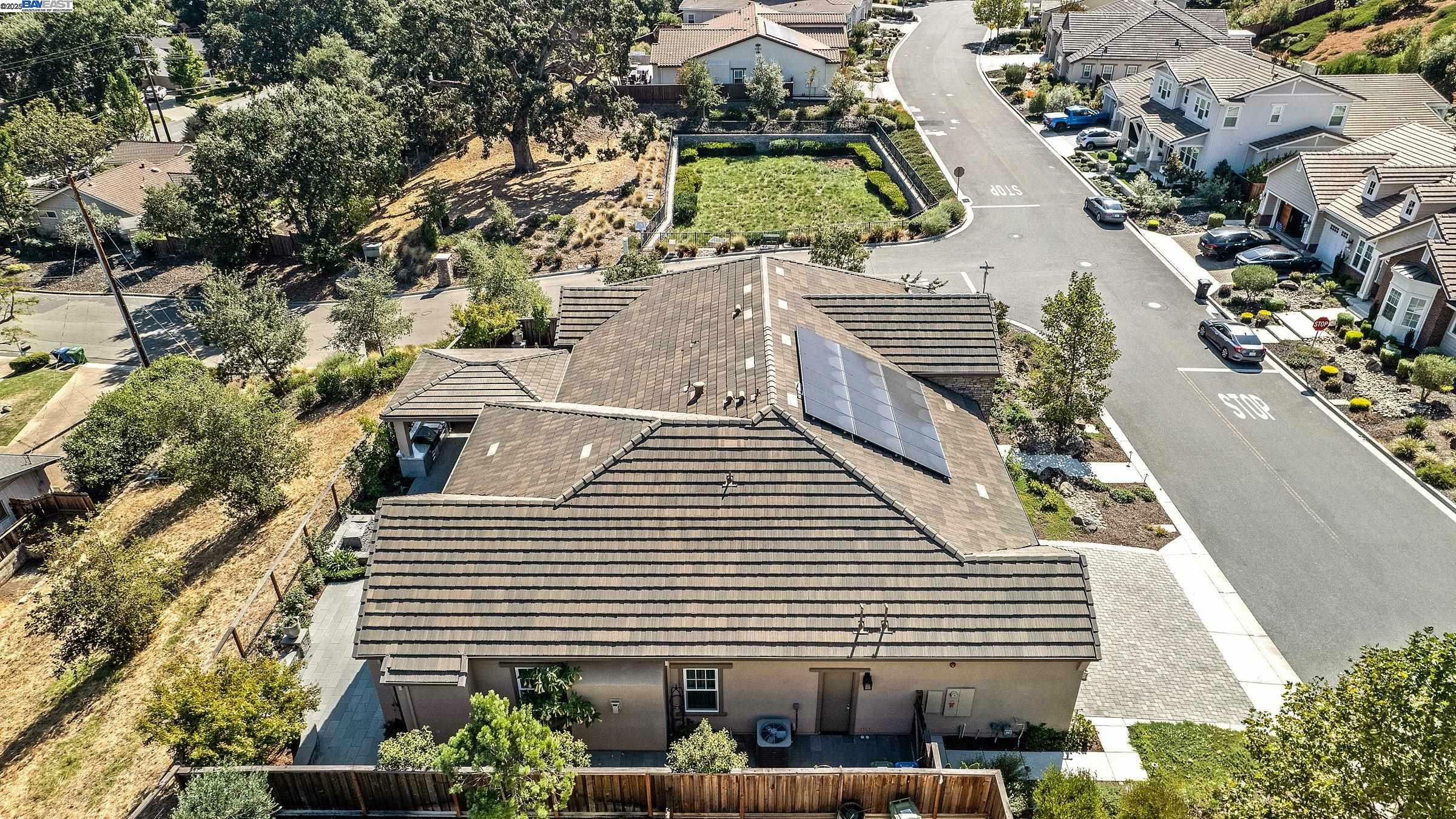 Property Photo:  10 Red Tail Ct  CA 94526 