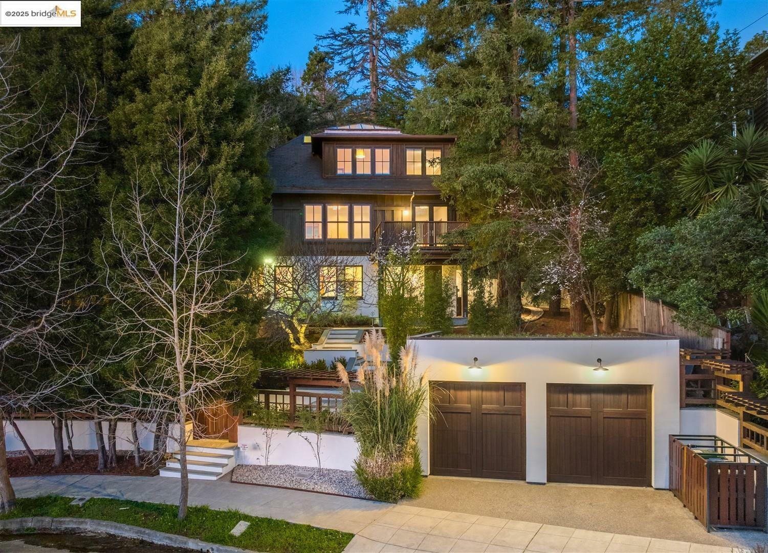 Property Photo: 1123 Arch St CA 94708
