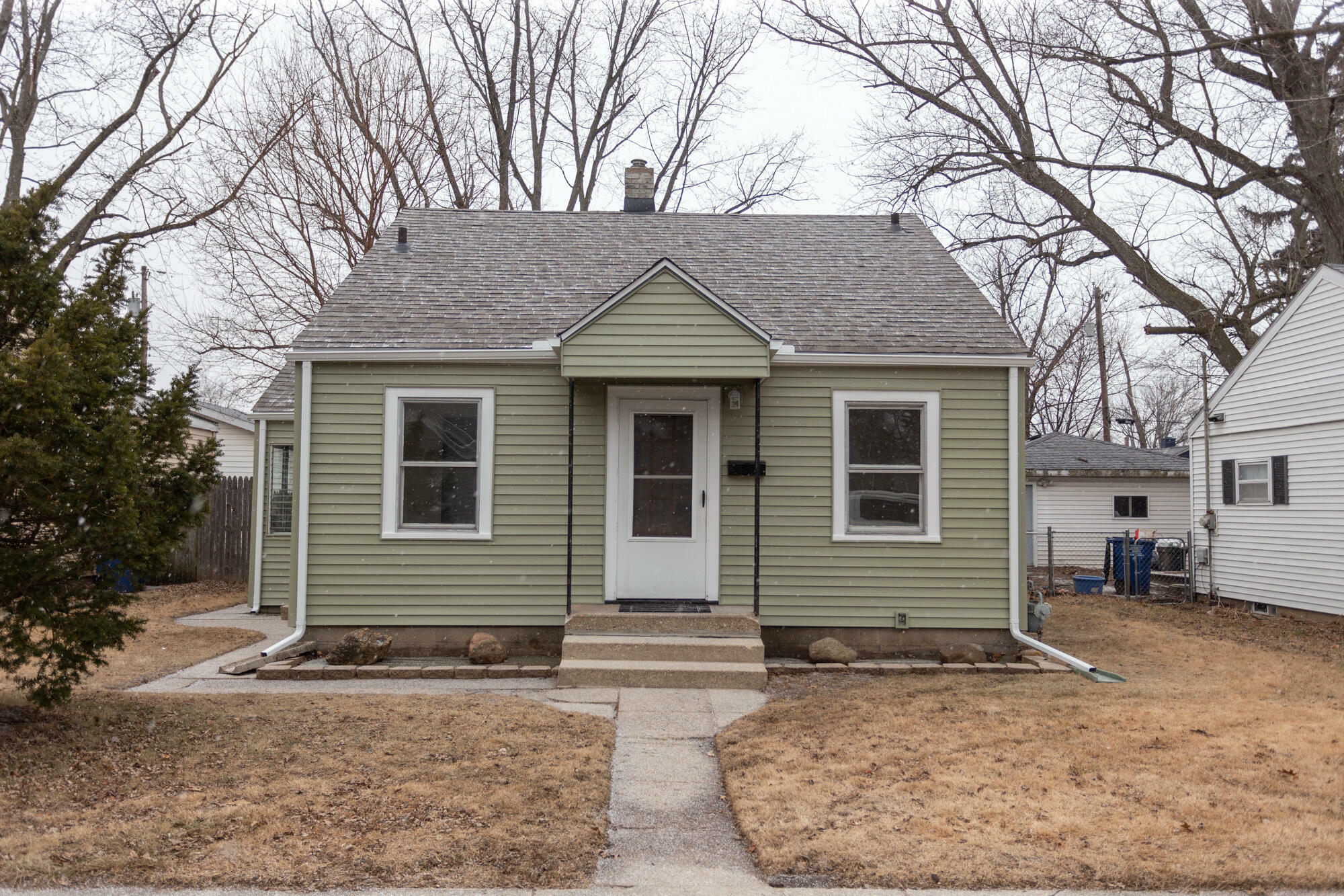 Property Photo:  1125 Maple Street  IN 46360 