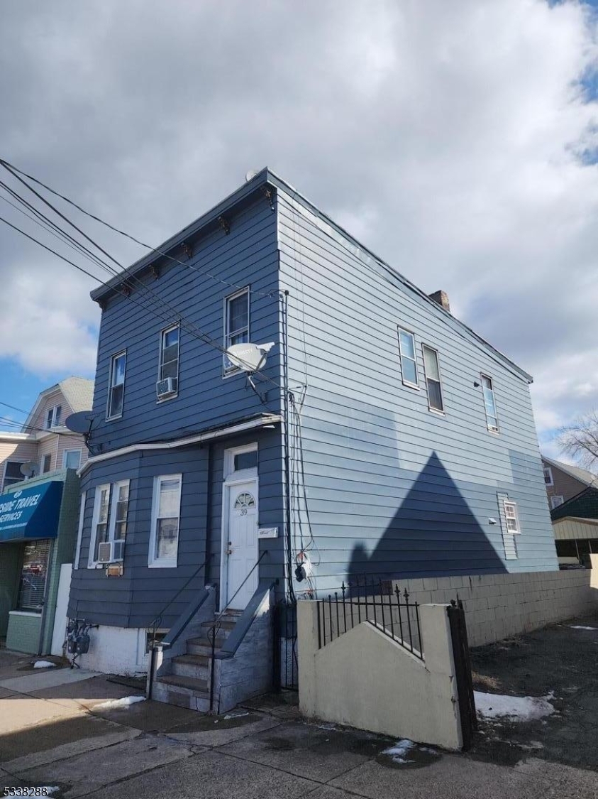 Property Photo:  39 E 17th St  NJ 07524 