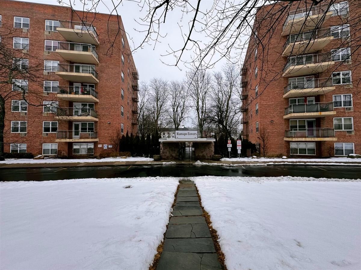 Property Photo: 30 S Cole Avenue 3L NY 10977