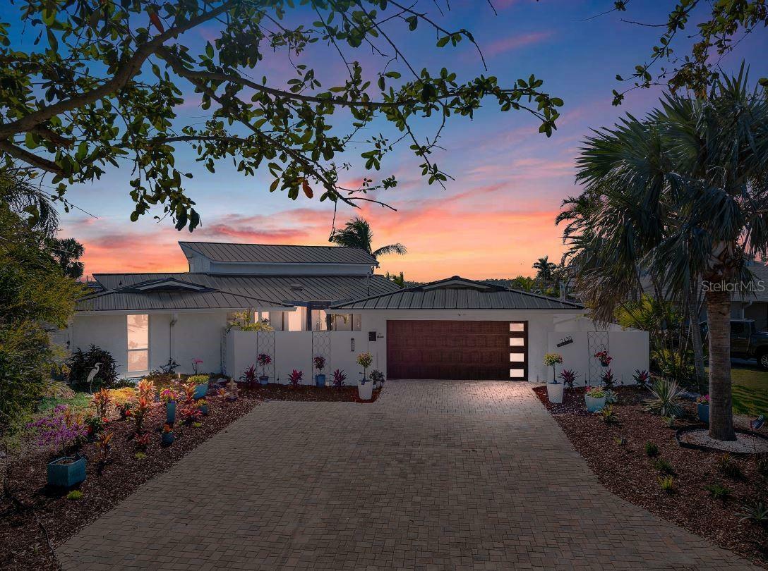 2630 W Bay Isle Drive SE  St Petersburg FL 33705 photo