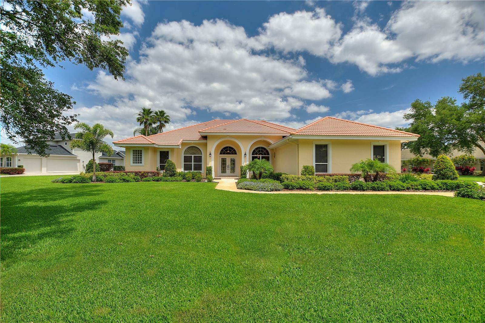 Property Photo:  105 Wyndham Drive  FL 33884 