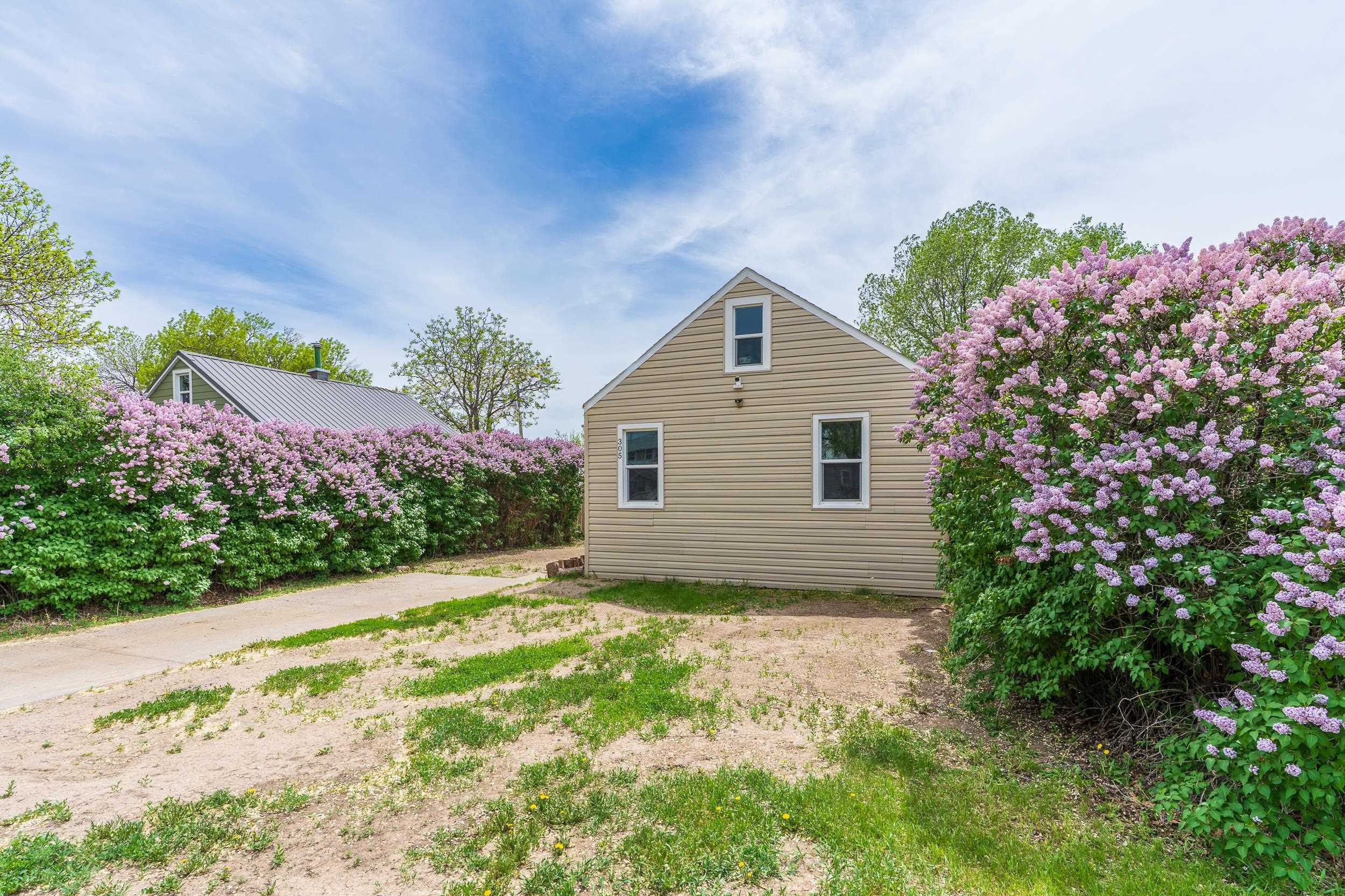 Property Photo:  305 E Watertown Street  SD 57701 