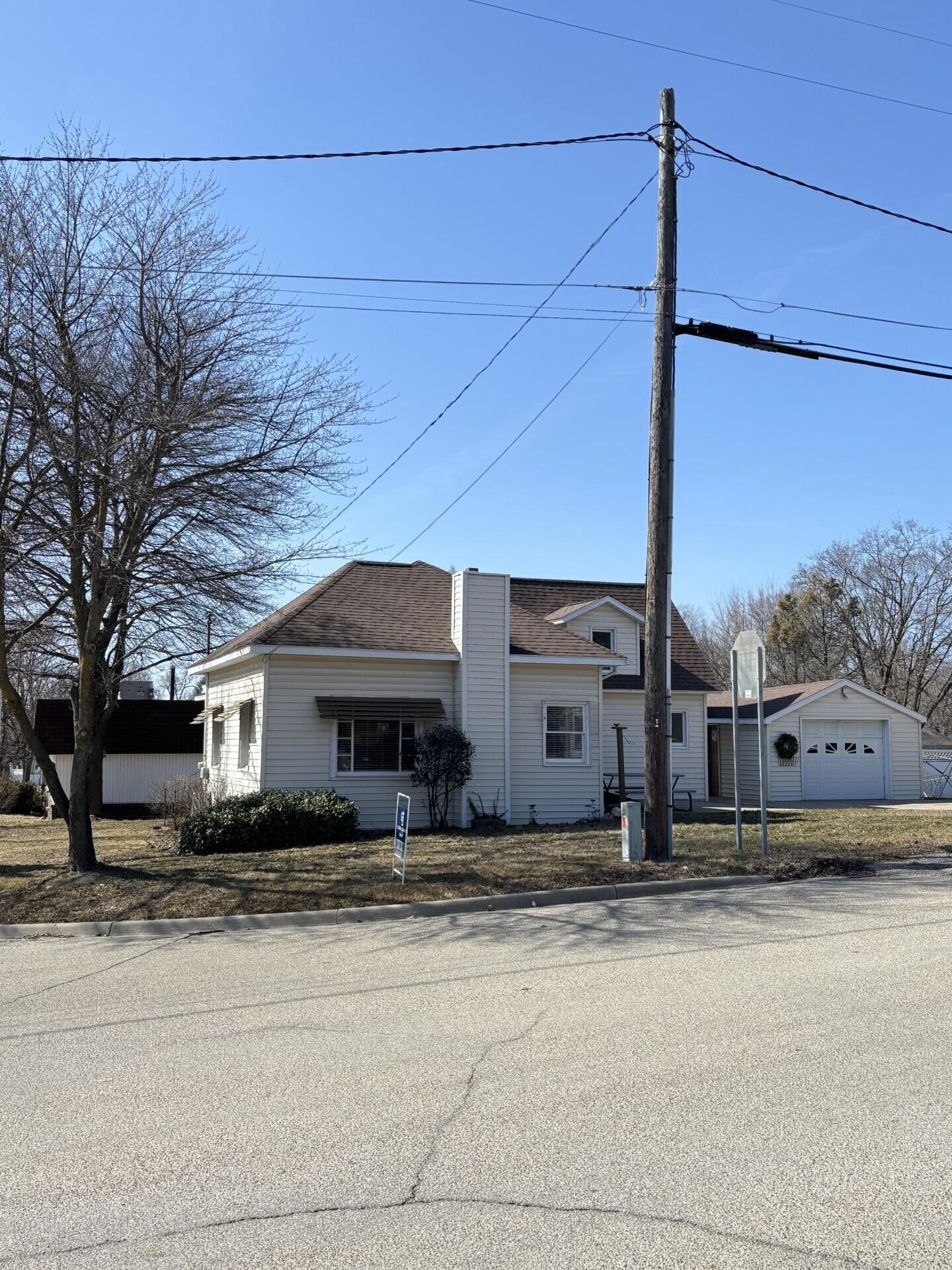 Property Photo:  220 E State Street  MI 48809 