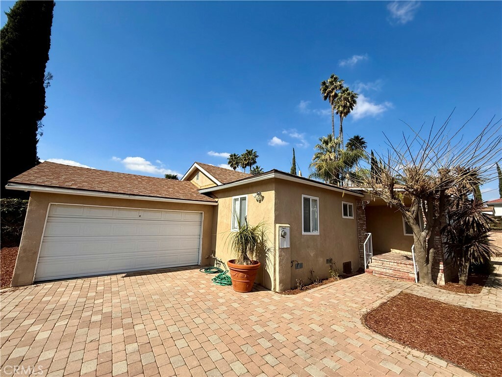 Property Photo:  18705 Sylvan St  CA 91335 