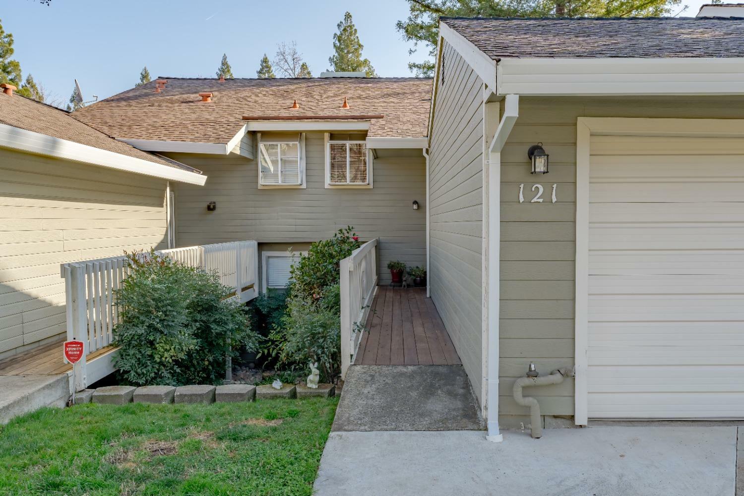 Property Photo:  121 Valley Oak Dr.  CA 95678 