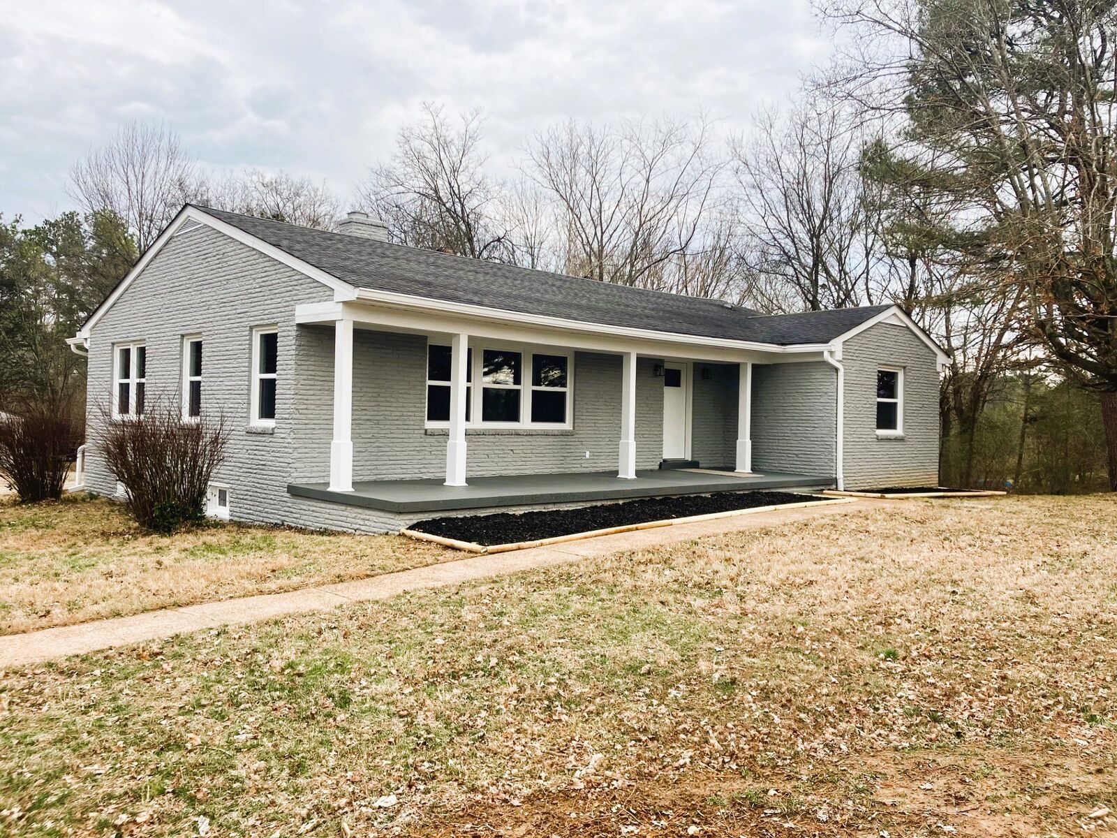 Property Photo:  1111 Cumberland Heights Rd  TN 37040 