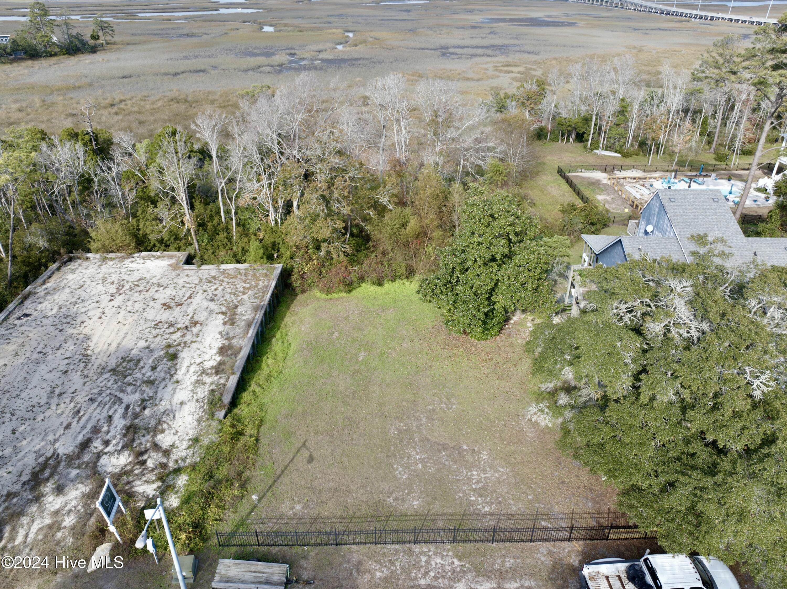 Property Photo: 206 Elizabeth Drive NC 28465