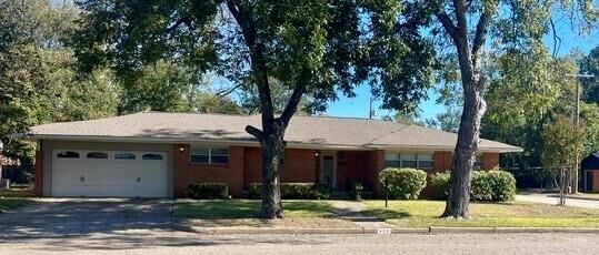 Property Photo:  600 N Johnson Street  TX 75773 