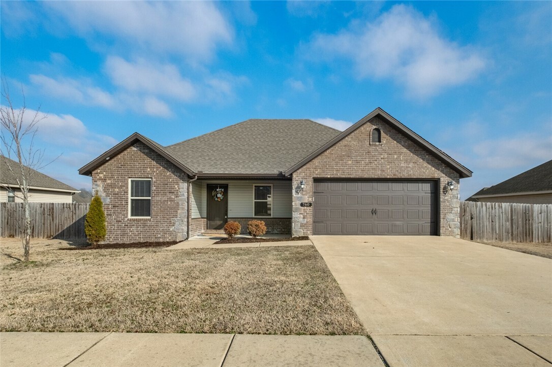 Property Photo:  760 Benton Street  AR 72753 