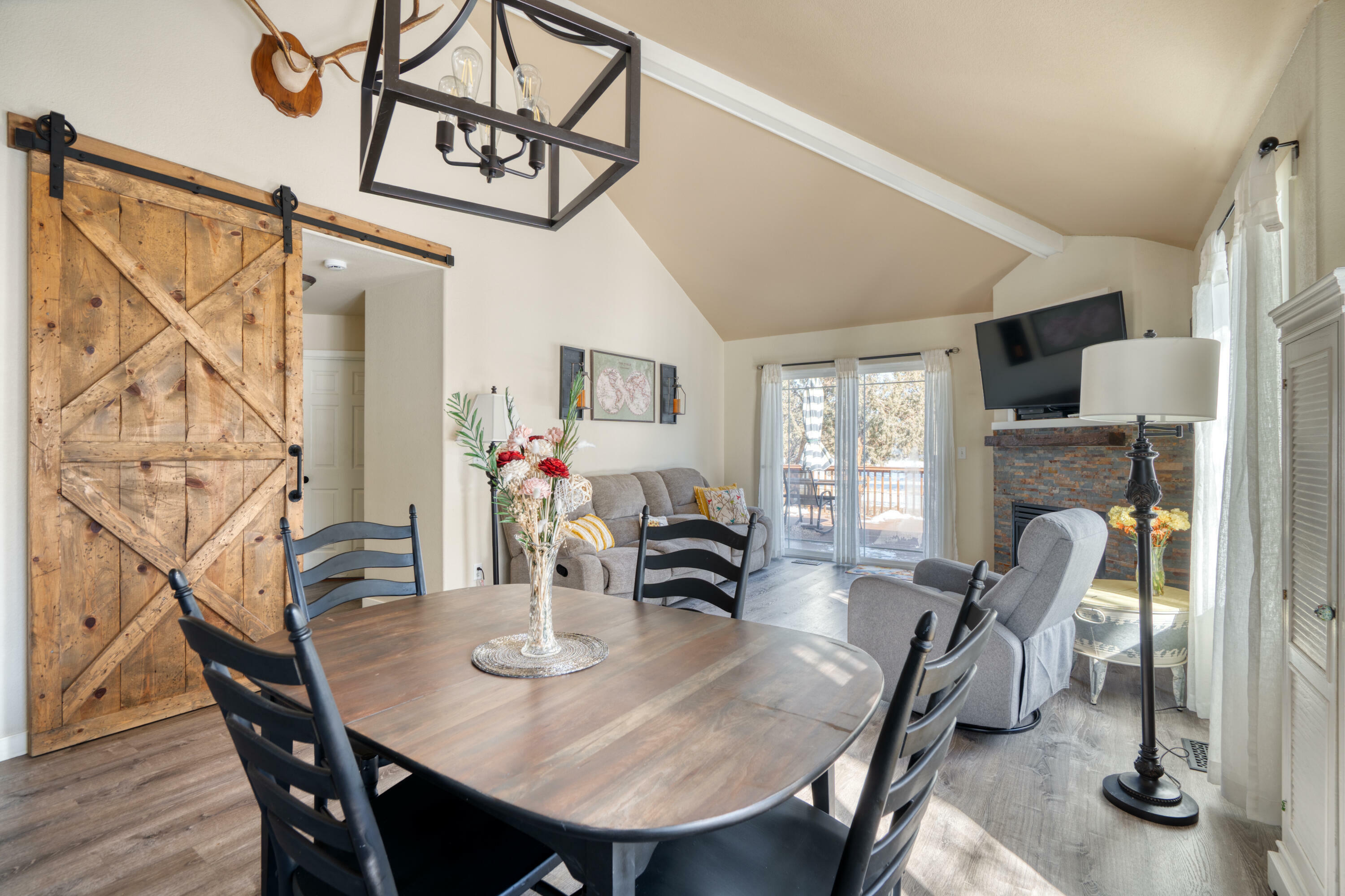 Property Photo: 998 Golden Pheasant Drive OR 97756