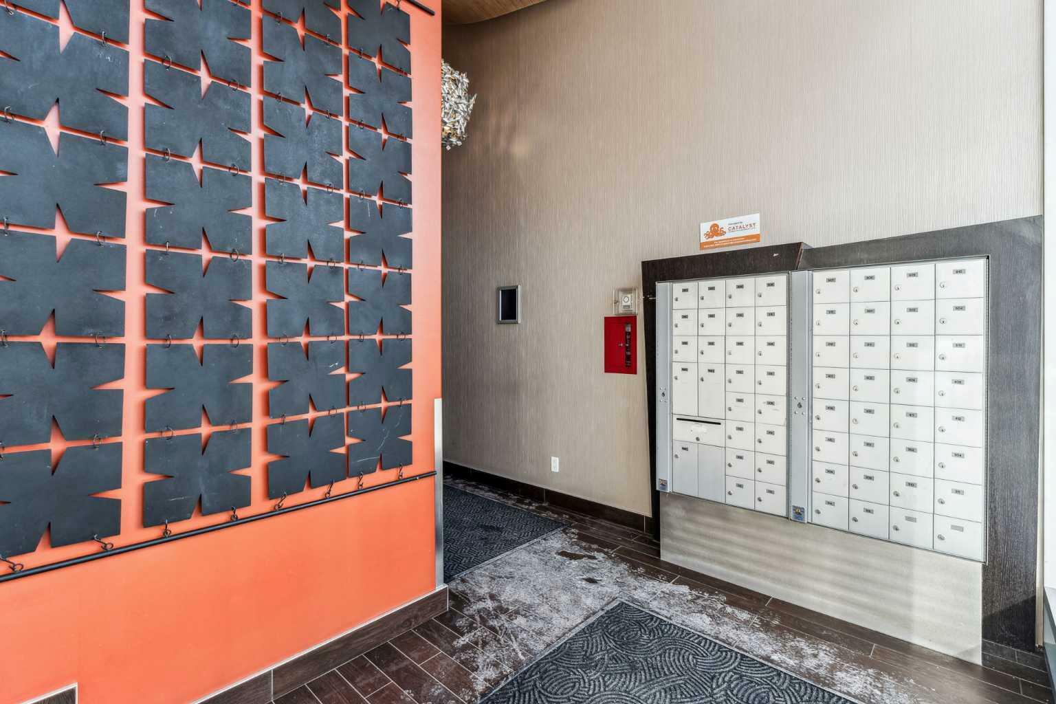 Property Photo: 3410 20 Street SW 515 AB T2T 3Z2