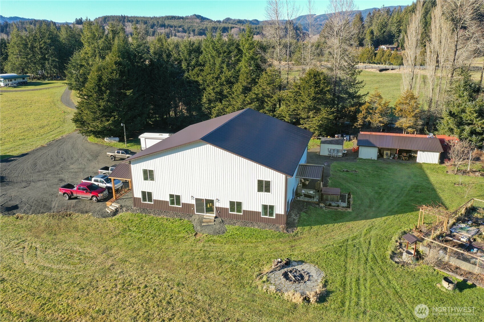 Property Photo:  314 E Valley Road  WA 98647 