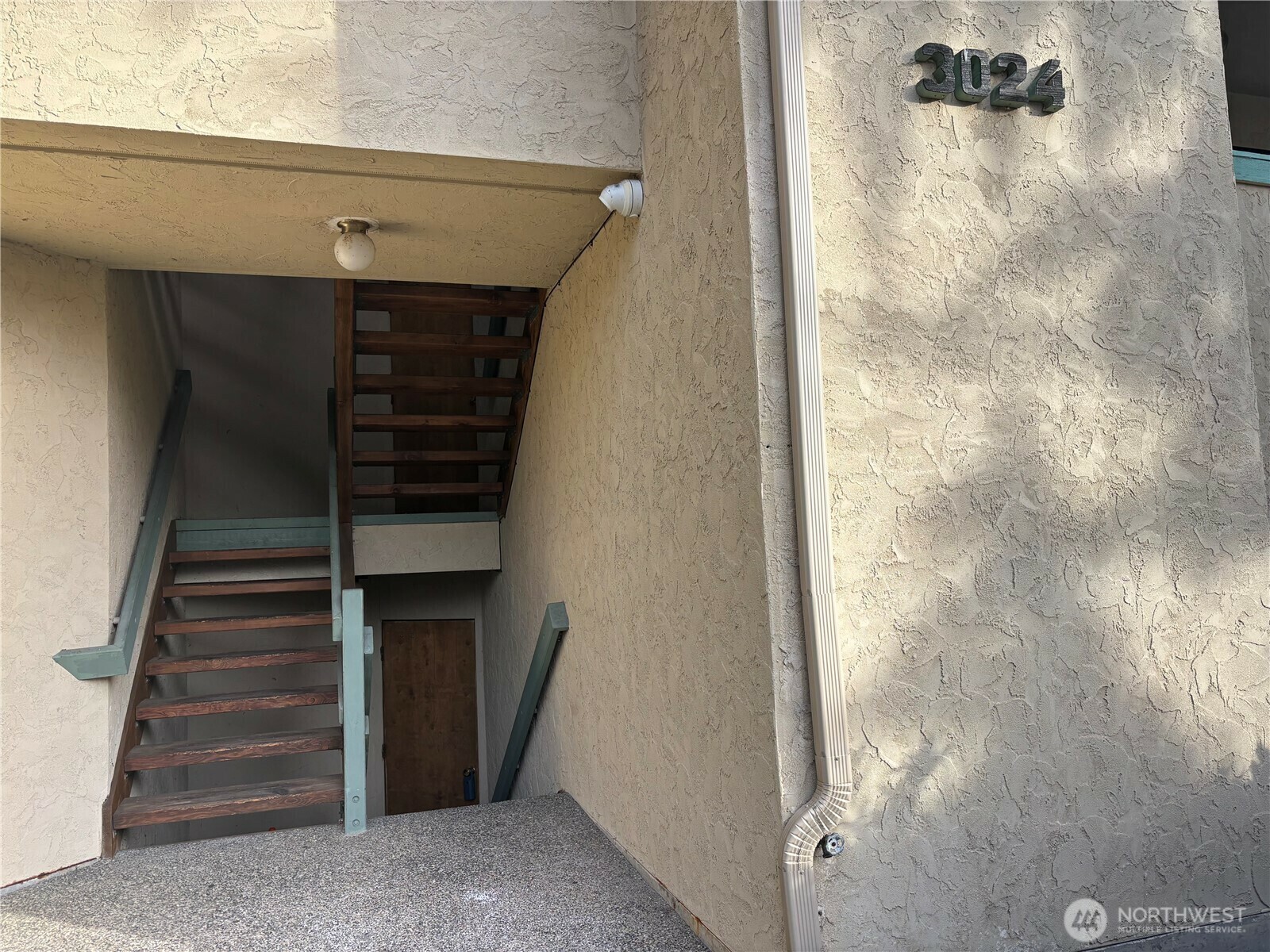 Property Photo:  3024 NE 143rd Street 103  WA 98125 