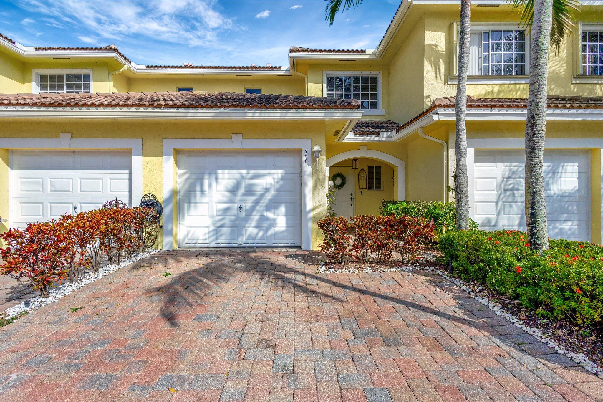 Property Photo: 756 Imperial Lake Road FL 33413