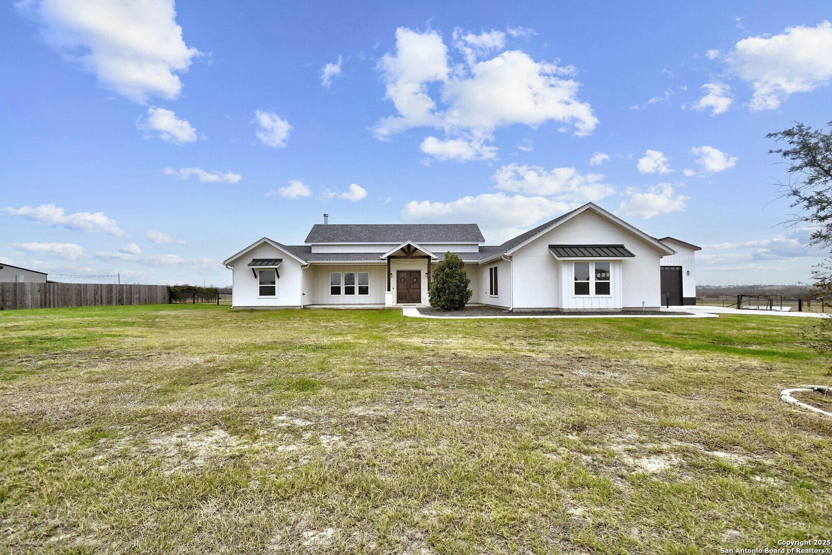 Property Photo:  138 Ranchers Way  TX 78124 